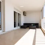 La Vista *